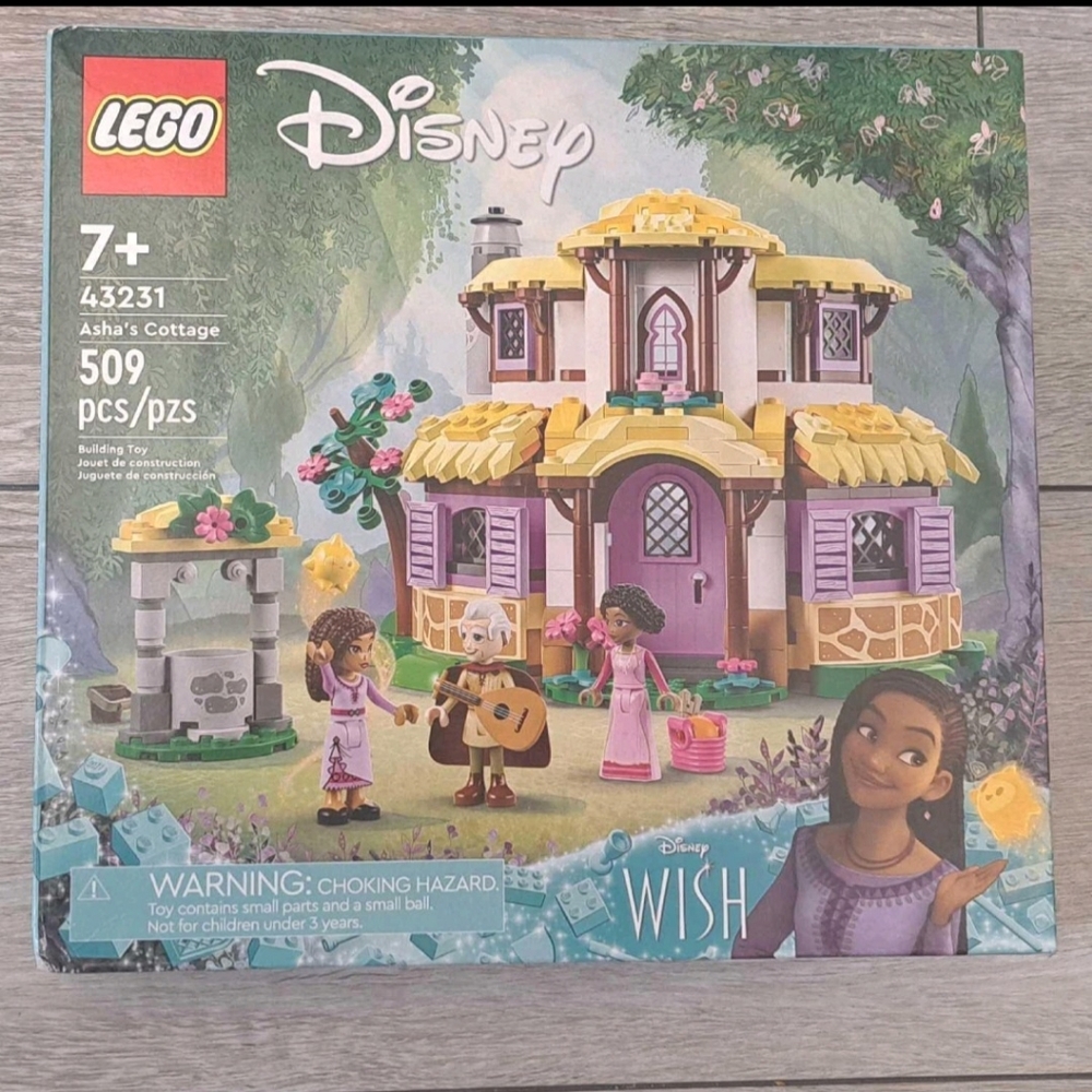 LEGO New Disney 43231; Asha's Cottage Building Set